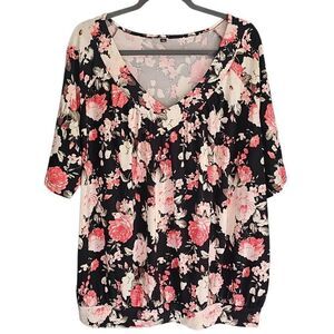 Plus Size 4X, floral blouse. Floral top.